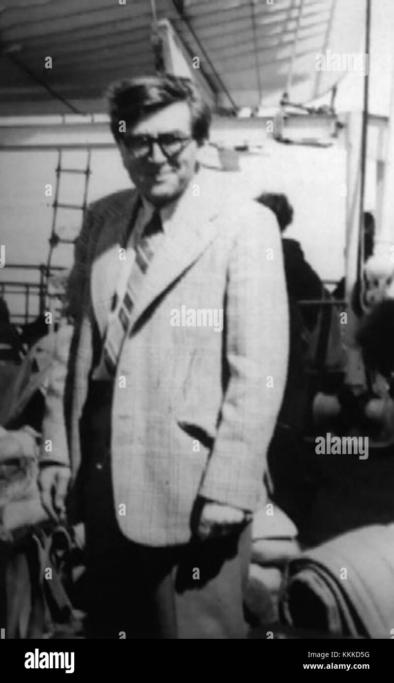 Henryk Zygalski (1908-1978) était un mathématicien et cryptologue polonais renommé pour son rôle central dans le déchiffrement du code Enigma allemand pendant la première Guerre mondiale. En tant que cryptologue civil au sein du Bureau de chiffrement de l'état-major polonais, il a développé les feuilles Zygalski, un dispositif manuel qui a considérablement avancé les efforts de déchiffrement. Banque D'Images