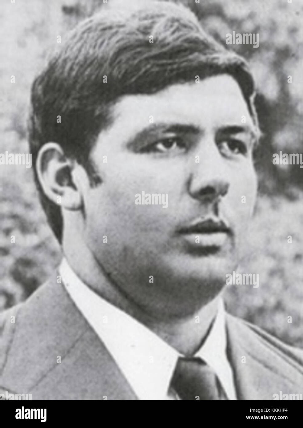 Roman Codreanu, un nom associé à des personnalités historiques ou politiques roumaines, pourrait faire référence à une figure de l'histoire roumaine. Son héritage et son influence dans la politique ou la culture roumaine sont importants, bien que davantage de contexte serait nécessaire pour identifier ses contributions. Banque D'Images