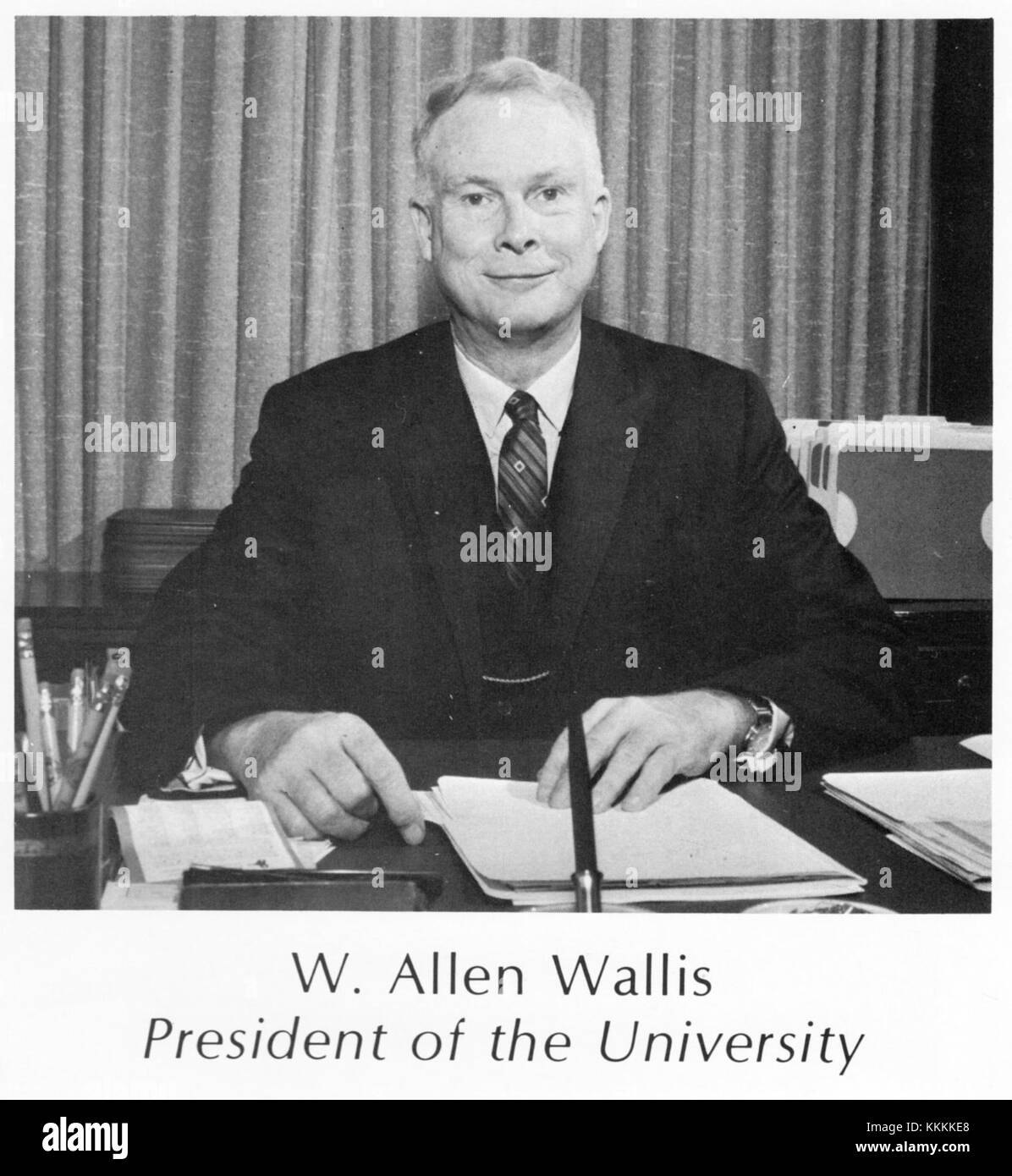 W. Allen Wallis était un éminent économiste américain connu pour son travail en politique publique et en économie. Cette image fait référence à ses contributions au domaine de l’économie au XXe siècle. Banque D'Images