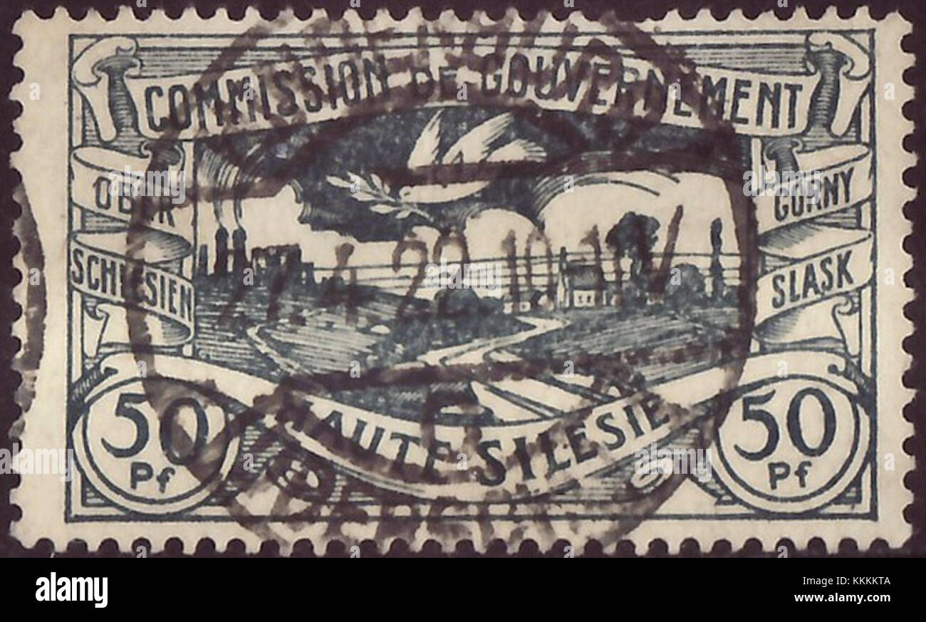 Le DRAbstG 1920 Oberschlesien MiNr 22 B002 est un envoi postal historique lié à la poste allemande pendant la période des soulèvements silésiens en 1920. Il représente un aspect important de l'histoire d'après-guerre dans la région de Silésie. Banque D'Images