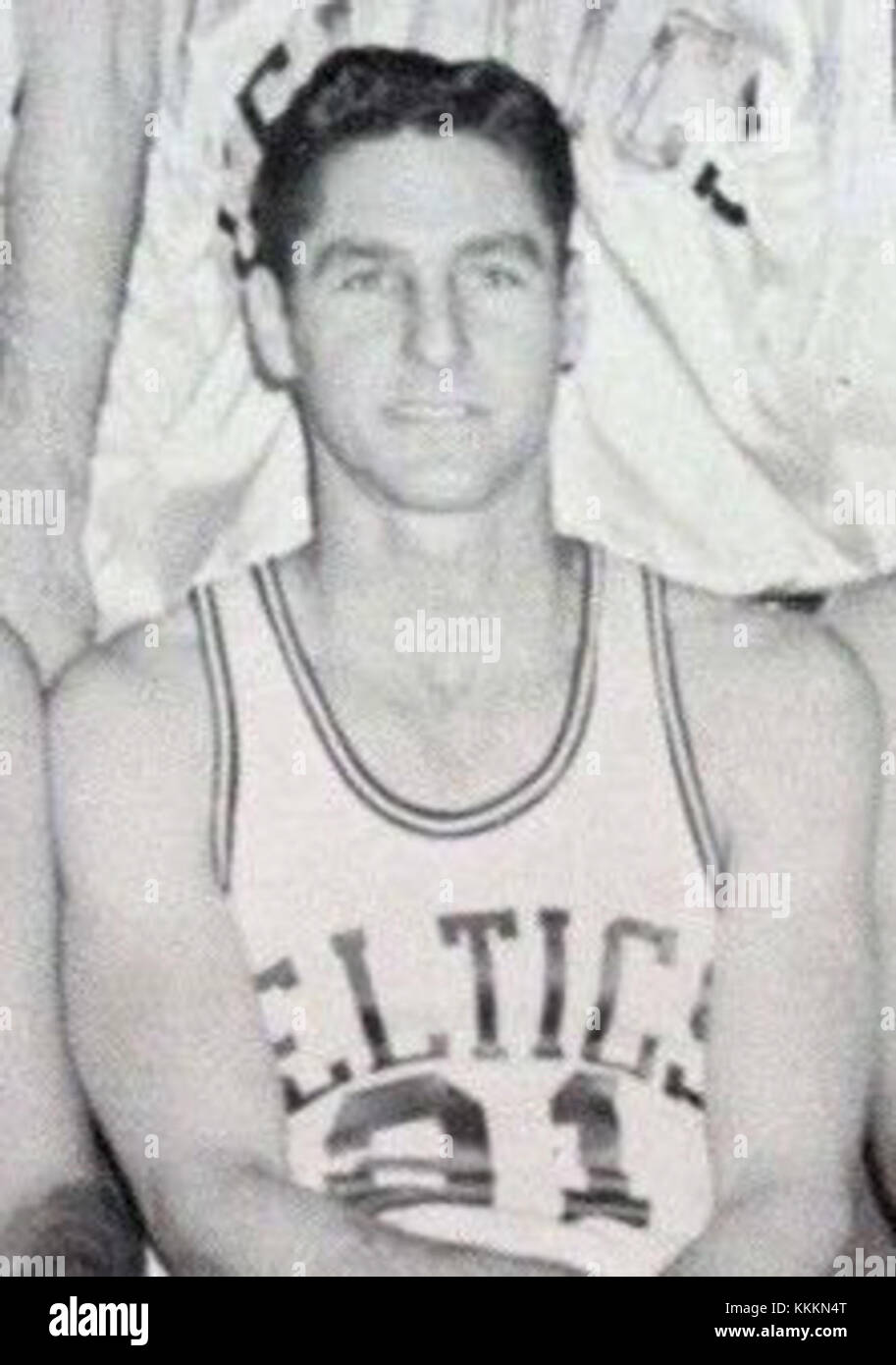 Bill Sharman était un athlète professionnel connu pour ses réalisations en basket-ball, en particulier en NBA. Parmi les faits saillants de sa carrière figurent des contributions importantes à la réussite de son équipe. Banque D'Images