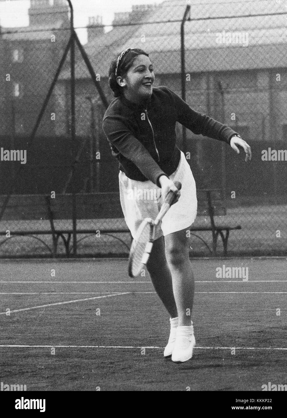 Anita Lizana était une joueuse de tennis chilienne qui a remporté l'Open de France 1938. Ce titre fait référence à sa carrière et à ses réalisations en 1938. Banque D'Images