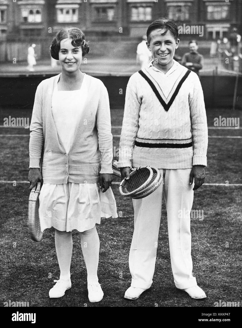 Cilly Aussem et Wilbur Coen, deux figures notables de la saison de tennis 1928, connues pour leurs réalisations dans le sport et leurs contributions au monde du tennis. Banque D'Images