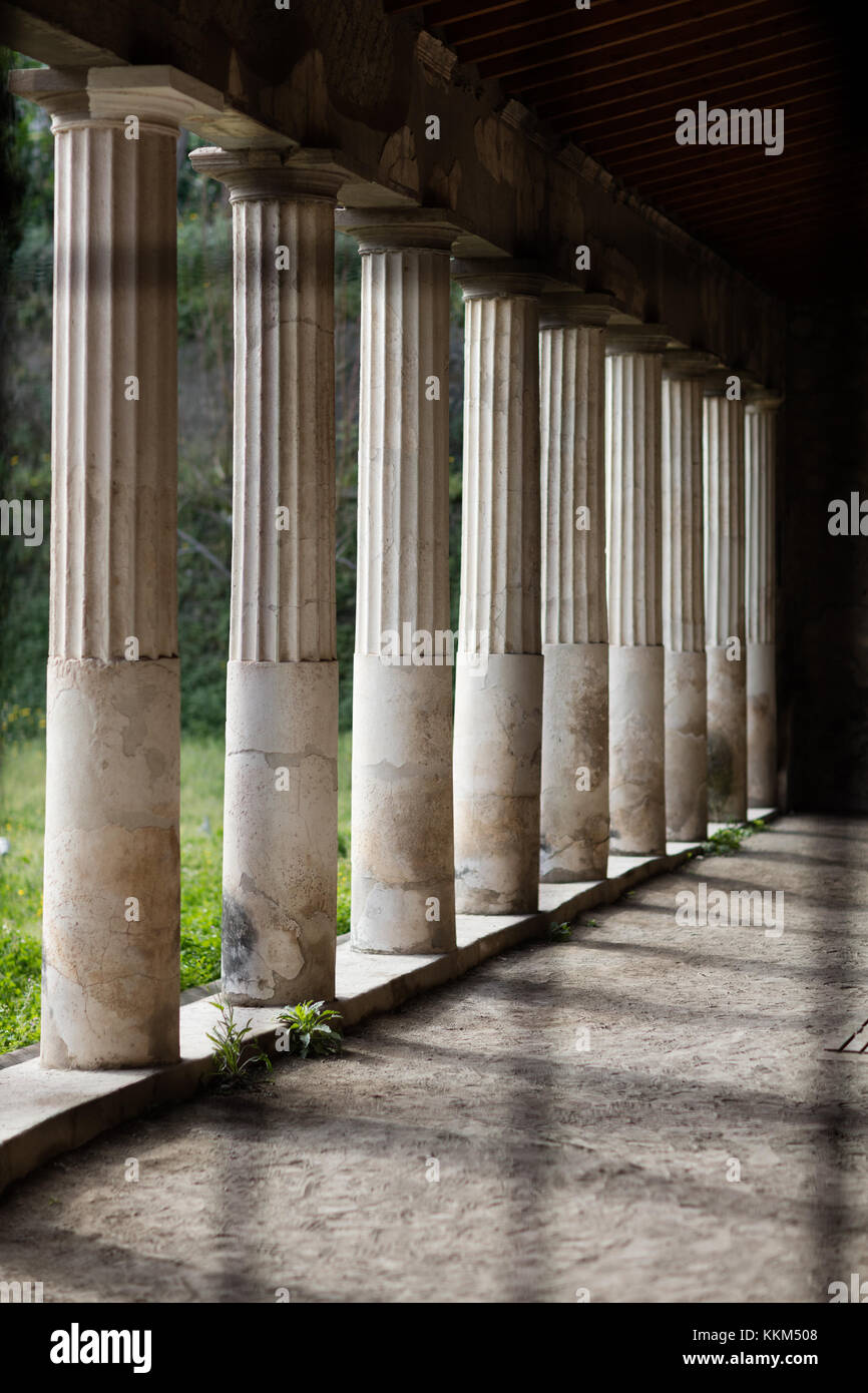 3 avril 2016, Torre Annunziata (Naples, Italie) colonnes de l'ancienne villa de Poppée dans oplonti Banque D'Images