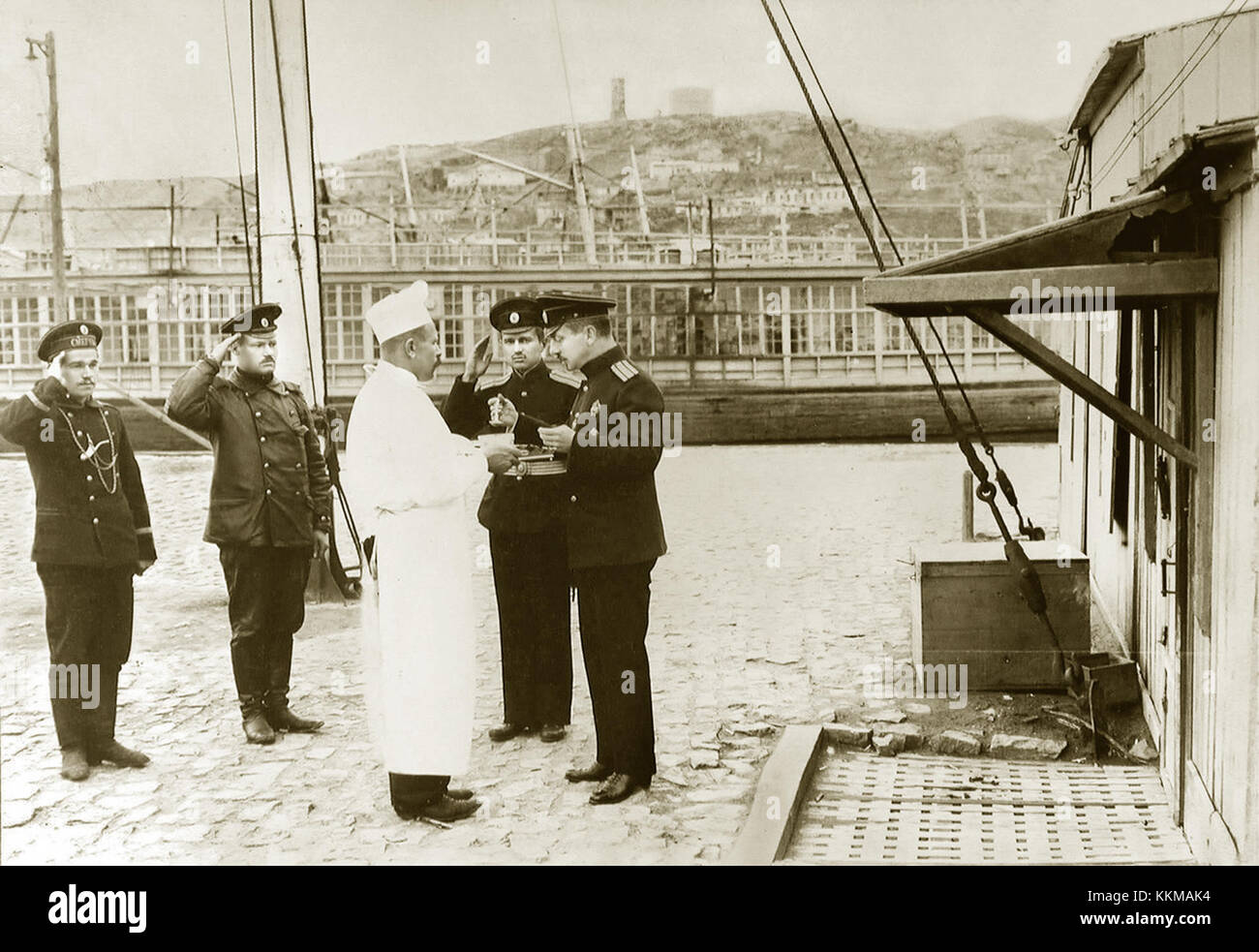 La première saison de l'École des officiers de l'aviation se concentre sur la formation et l'éducation du personnel militaire dans les opérations aériennes. Le programme fournit une base pour les futurs officiers dans le domaine de l'aviation et des opérations de l'aviation militaire. Banque D'Images