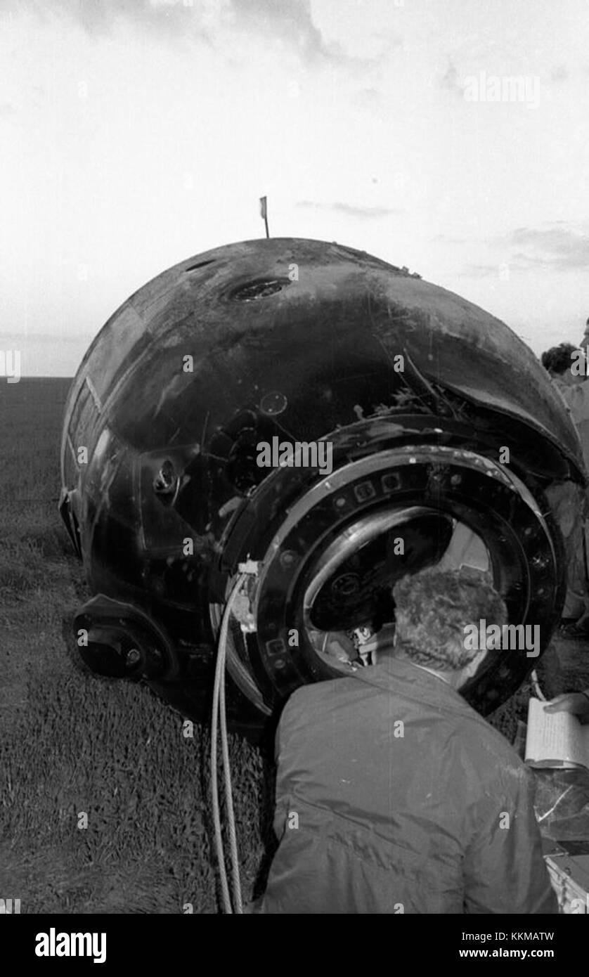 Une photographie du vaisseau spatial Soyouz 40d, mettant en évidence sa conception et sa fonction dans le contexte de l'exploration spatiale soviétique et de sa mission. Banque D'Images