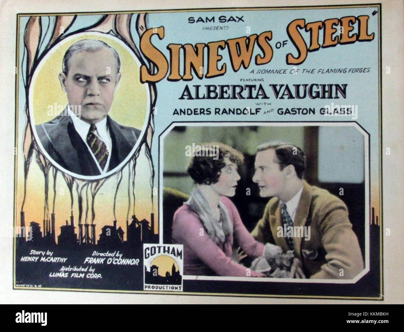 Une carte de lobby pour « Sinews of Steel », un film décrivant les thèmes de la force et de la résilience. La carte présente des images clés du film, capturant l'intensité de son histoire et le développement du personnage. Banque D'Images