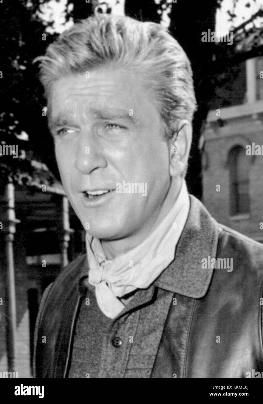L'apparition de Leslie Nielsen dans la populaire série télévisée 'Bonanza' en 1967, où il a joué un rôle d'invité dans la série dramatique occidentale. Banque D'Images