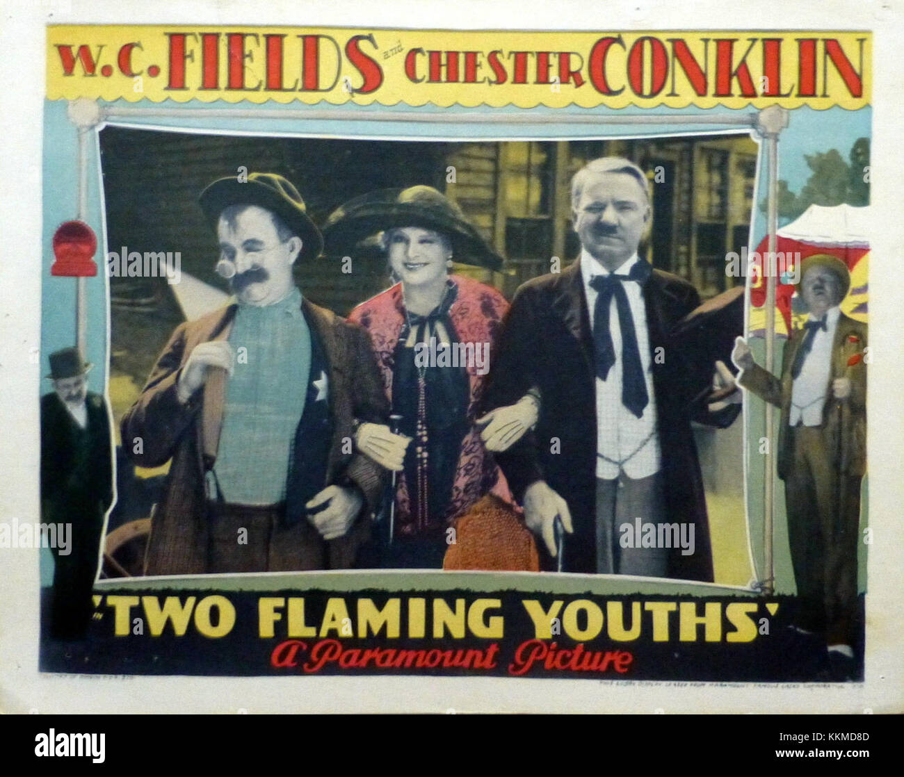 La carte du hall pour « deux jeunes flamboyants » capture l'énergie et l'excitation de ce film muet de 1927, reflétant l'atmosphère culturelle rugissante des années vingt. Il met en lumière l'exubérance juvénile et la rébellion des protagonistes du film. Banque D'Images