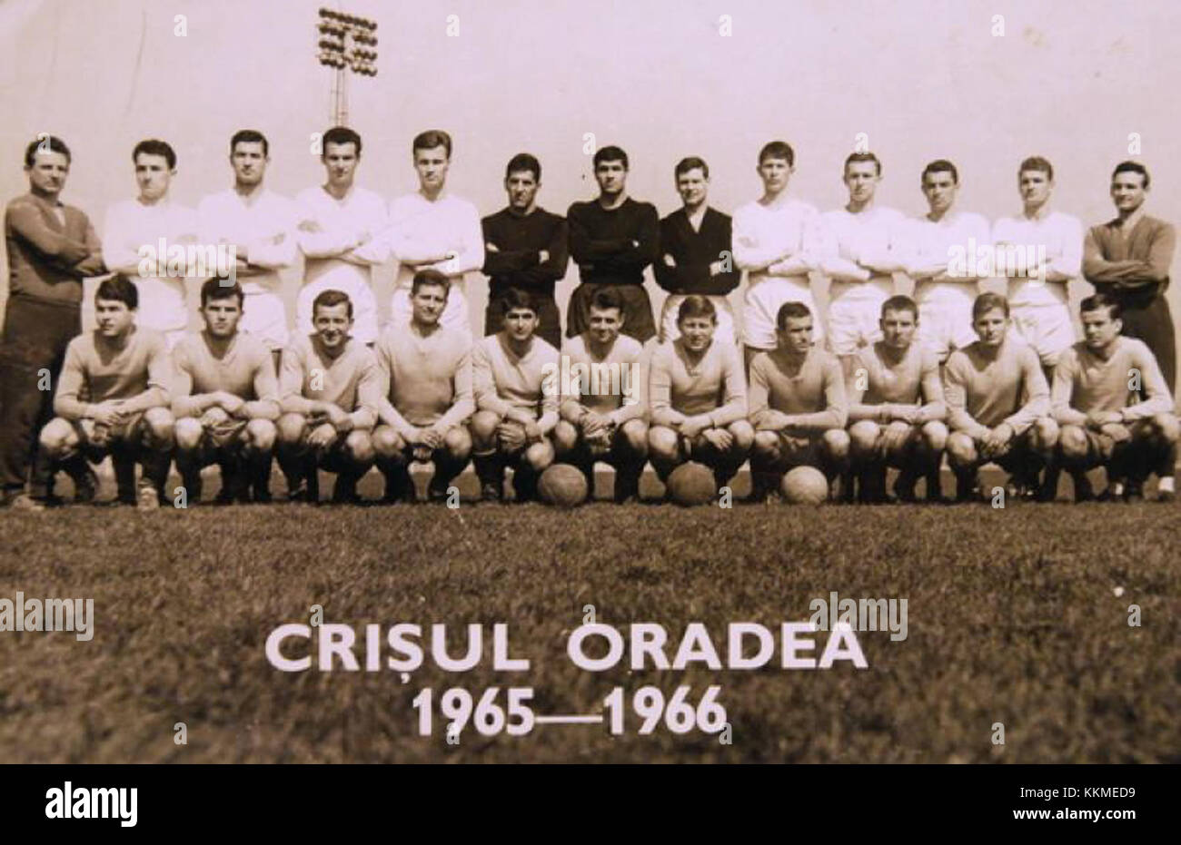 Crisul Oradea, situé en Roumanie, entre 1965 et 1966, a été une période clé pour le développement de regionâ€™s. Cette époque a vu des changements dans l'infrastructure, l'économie et le paysage social de la ville à mesure qu'elle devenait plus intégrée dans l'ère industrielle. Banque D'Images