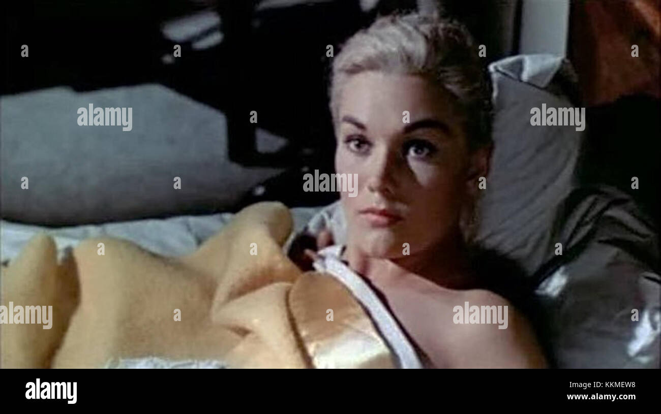 La bande-annonce de 1958 du film classique 'Vertigo', réalisé par Alfred Hitchcock, est un élément important de l'histoire du cinéma. Il présente le thriller psychologique suspensive qui est devenu l'une des œuvres les plus acclamées de Hitchcock. Banque D'Images