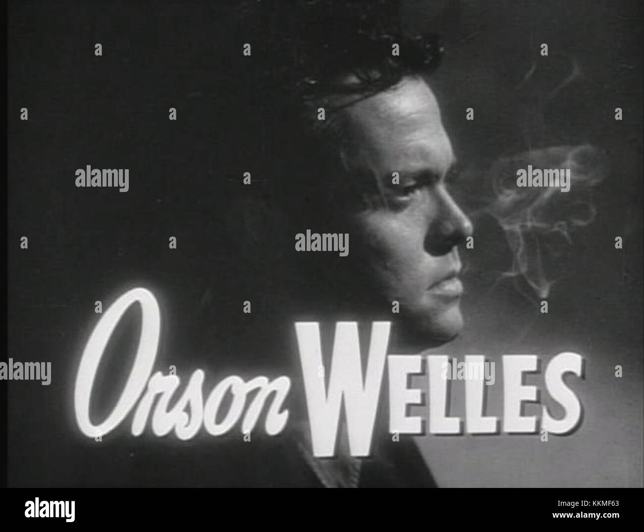 The Lady from Shanghai, réalisé par Orson Welles, est un film noir de 1947 qui met en valeur l'approche unique de Welles au cinéma. La bande-annonce du film reflète ses thèmes de suspense, de trahison et de rebondissements complexes, le marquant comme une œuvre clé dans le genre. Banque D'Images