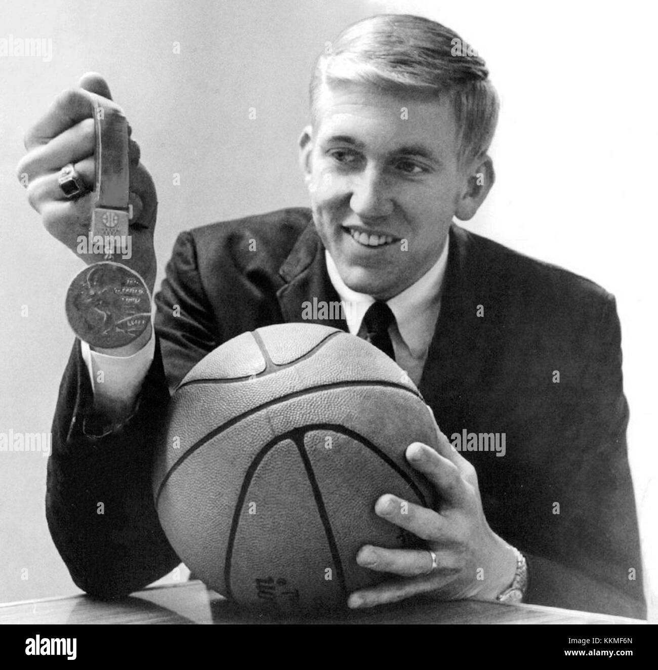 Bill Hosket Jr. était un joueur professionnel de basket-ball en 1969, connu pour ses performances en NBA et ses contributions au sport. Banque D'Images