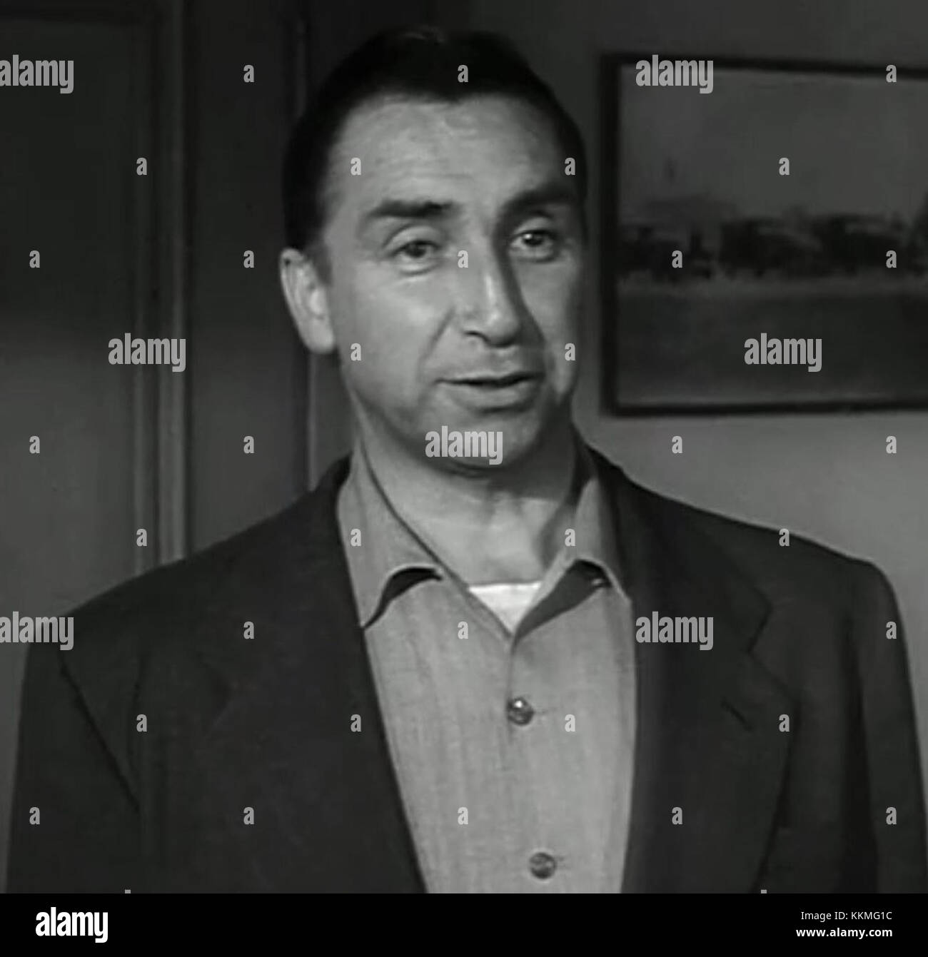 Horace McMahon incarne un personnage clé dans le film de 1951 "Detective Story". Sa performance a contribué au succès du filmâ€™s, reflétant le style gravissime des drames criminels américains d'après-guerre. Banque D'Images