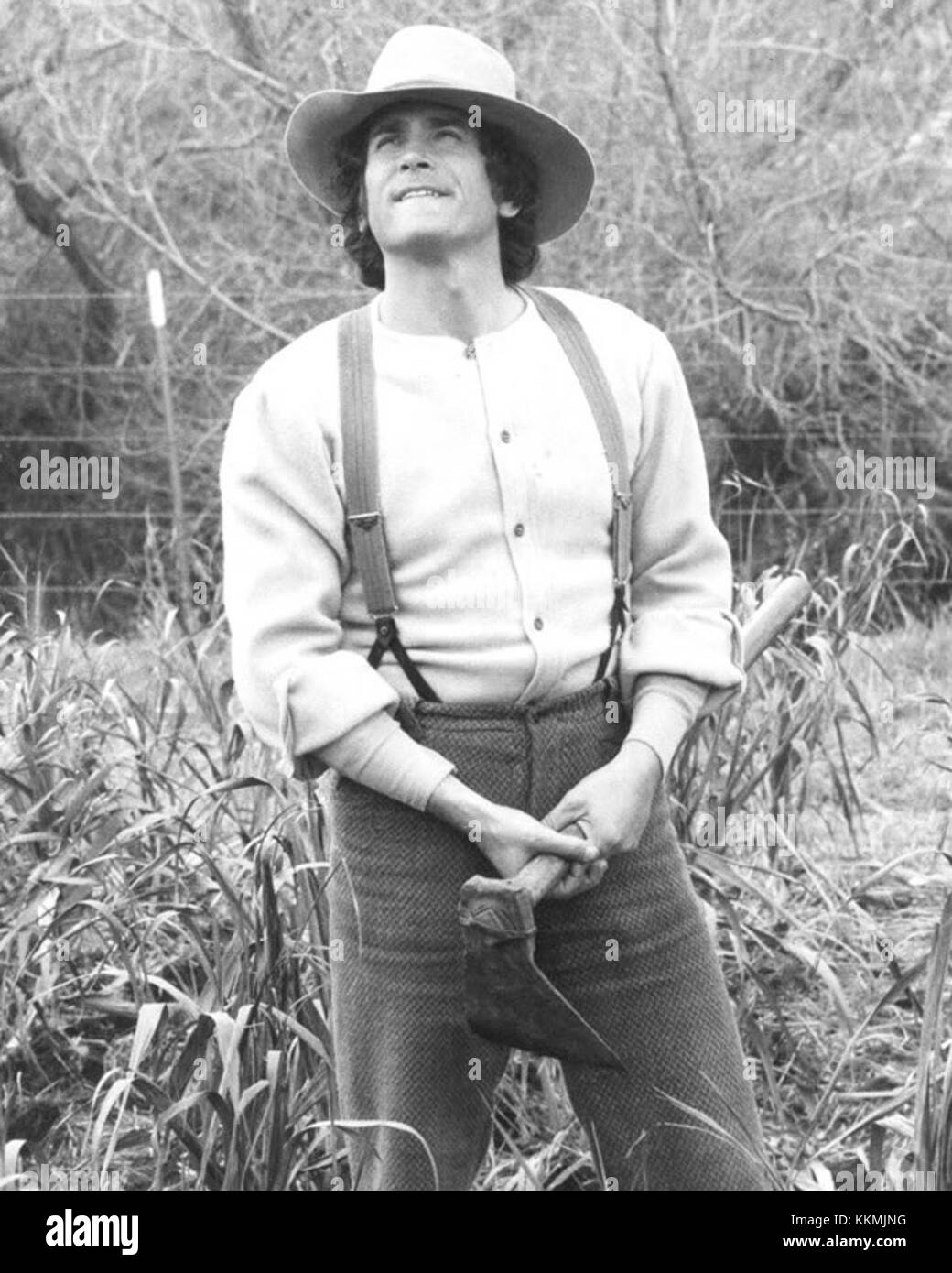 Une photo de Michael Landon dans le rôle de Pa Ingalls de la série télévisée de 1974 'Little House on the Prairie', représentant son rôle dans la série. Banque D'Images