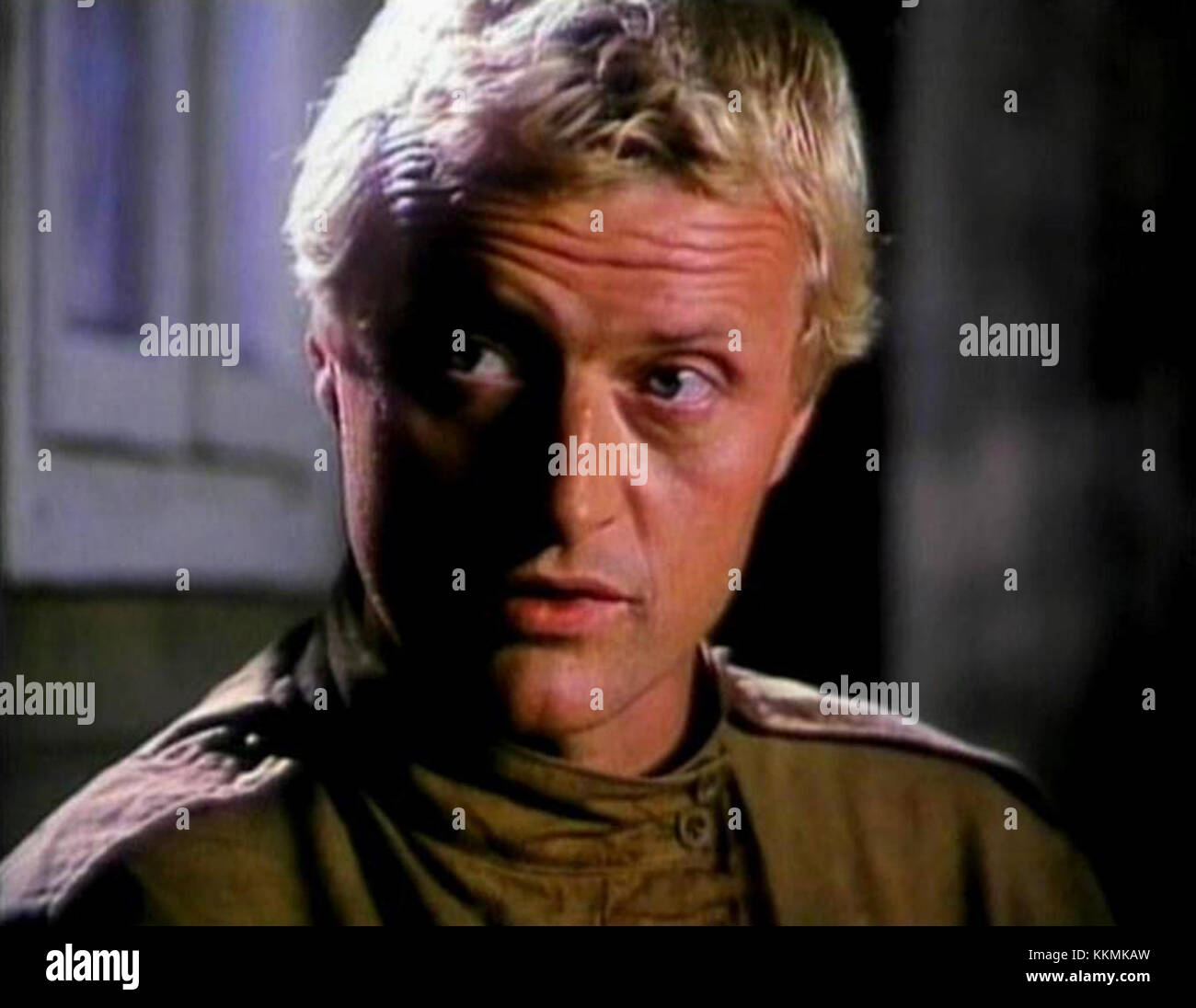 Rutger Hauer a joué dans *Escape from Sobibor*, un téléfilm de 1987 sur l'évasion du camp d'extermination de Sobibor pendant la seconde Guerre mondiale. Le film souligne la bravoure des prisonniers qui ont combattu pour leur survie et leur liberté. Banque D'Images