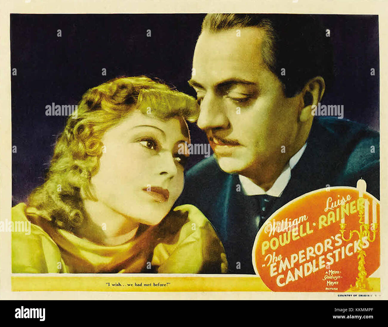 Cette affiche présente la pièce classique « Emperor's Candlesticks », qui capture ses thèmes dramatiques et son expression artistique. La production est un portrait de l'intrigue royale et de la complexité émotionnelle de la dynamique du pouvoir. Banque D'Images