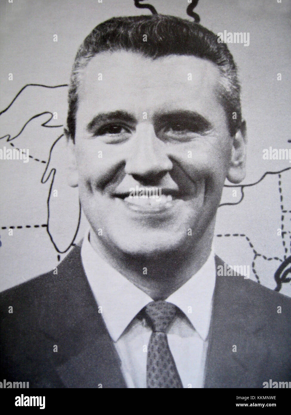 Scott Vincent a été un journaliste de premier plan pour WABC-TV en 1961, connu pour son professionnalisme et son influence dans la radiodiffusion. Il a joué un rôle clé dans la diffusion des nouvelles au public au cours de sa carrière. Banque D'Images