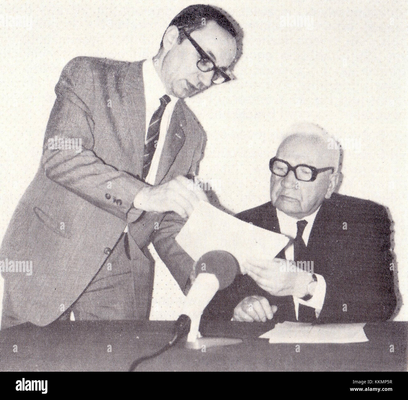 Cette image, intitulée Krakiewicz 0003, représente une scène ou un sujet lié à la collection Krakiewicz, qui se concentre sur la photographie historique et ses sujets. Banque D'Images Cette image, intitulée Krakiewicz 0003, représente une scène ou un sujet lié à la collection Krakiewicz, qui se concentre sur la photographie historique et ses sujets. Banque D'Images