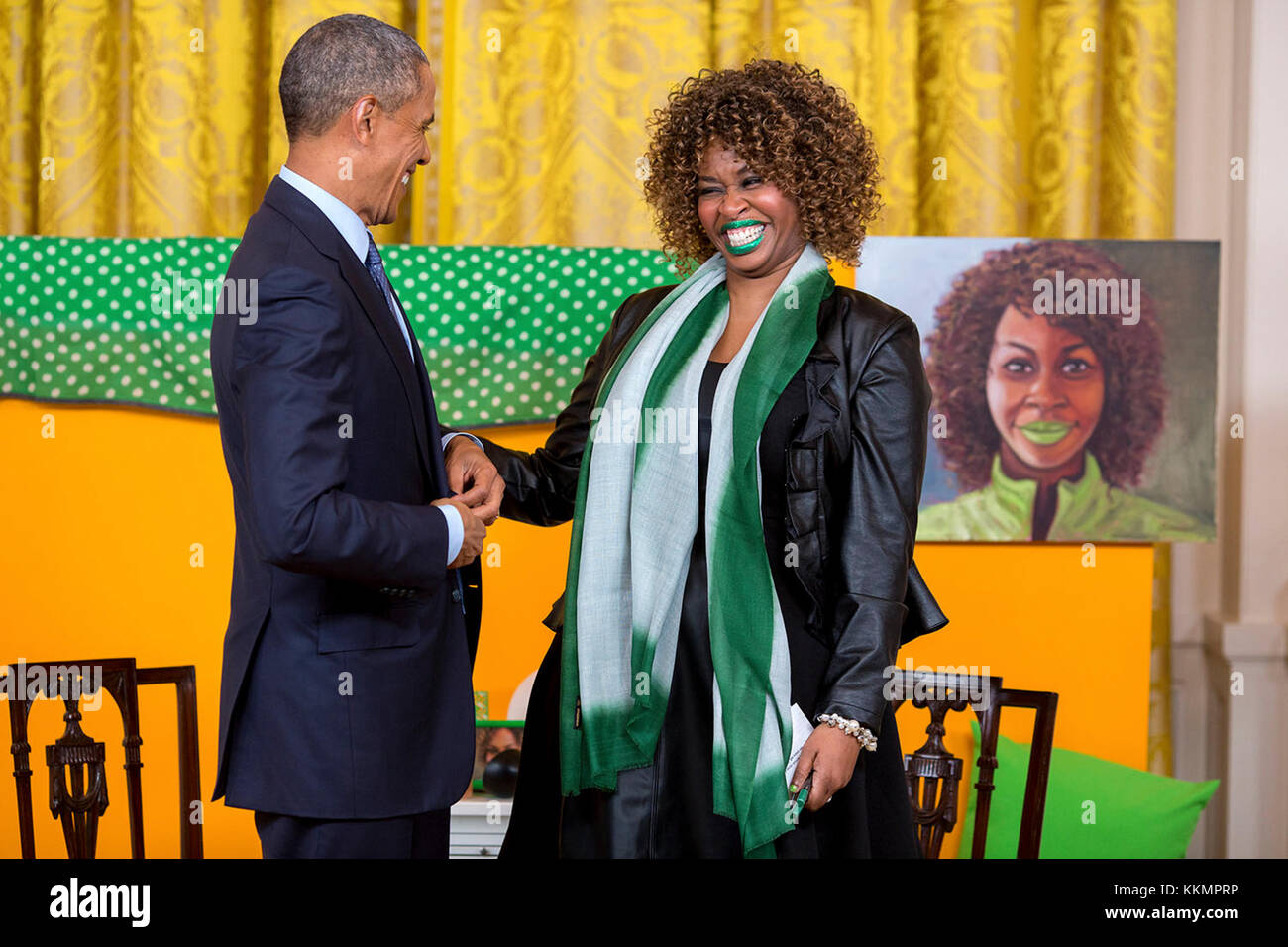 Le président barack obama participe à une entrevue en direct avec du contenu youtube créateur glozell vert dans l'east room de la maison blanche, jan. 22, 2015. (Photo Officiel de la maison blanche par chuck Kennedy) officiel de la maison blanche cette photographie est mis à disposition uniquement pour la publication par les entreprises de presse et/ou pour un usage personnel l'impression par le sujet(s) de la photo. La photo peut ne pas être manipulé d'aucune façon et ne peuvent être utilisés dans des documents politiques ou commerciales, publicités, e-mails, de produits, de promotions qui suggère en aucune façon l'approbation ou l'approbation du président, le premier Banque D'Images