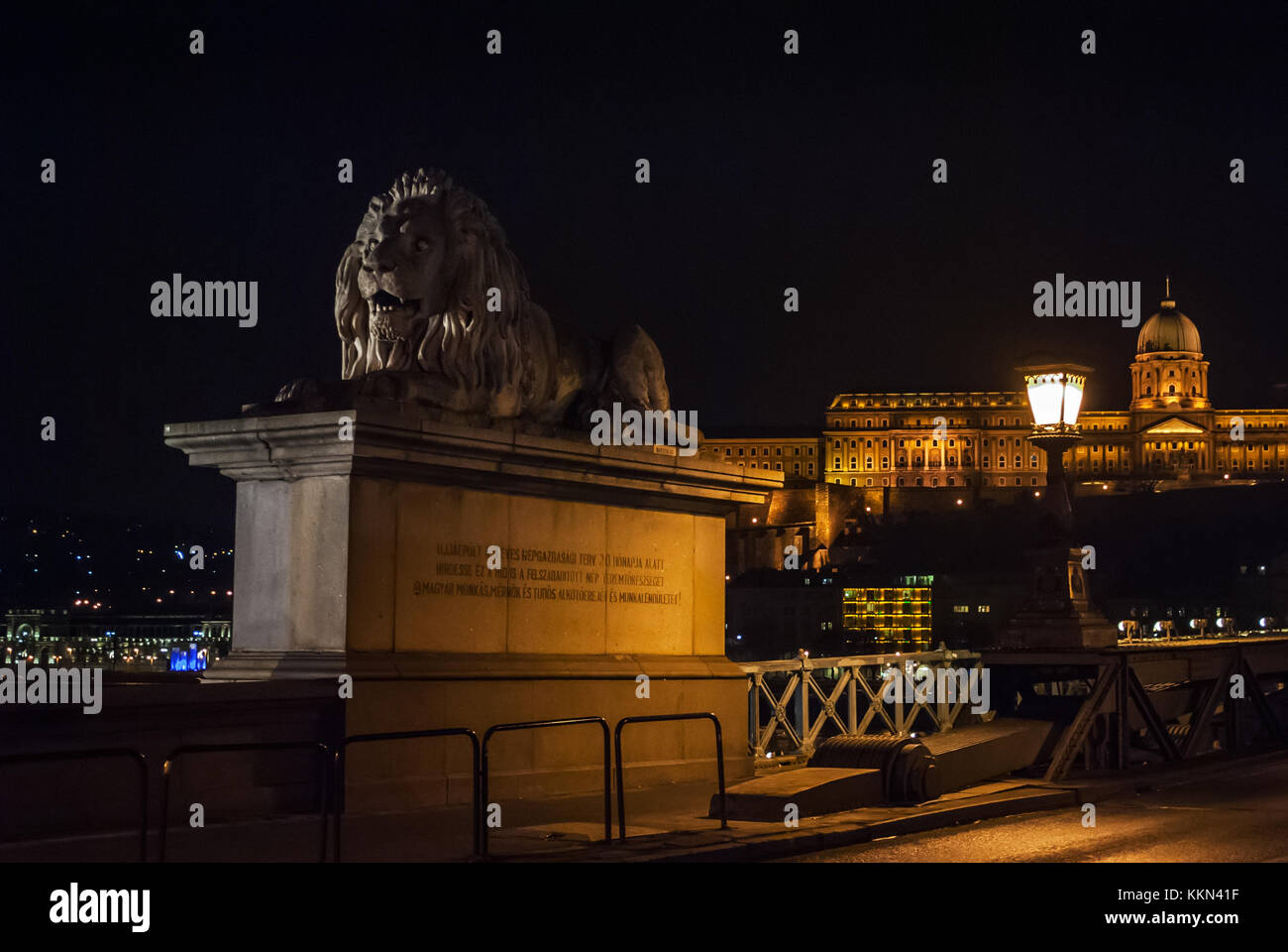 Budapest, Hongrie - le 02 janvier, 2017 : Pont des Chaînes à Budapest par nuit Banque D'Images