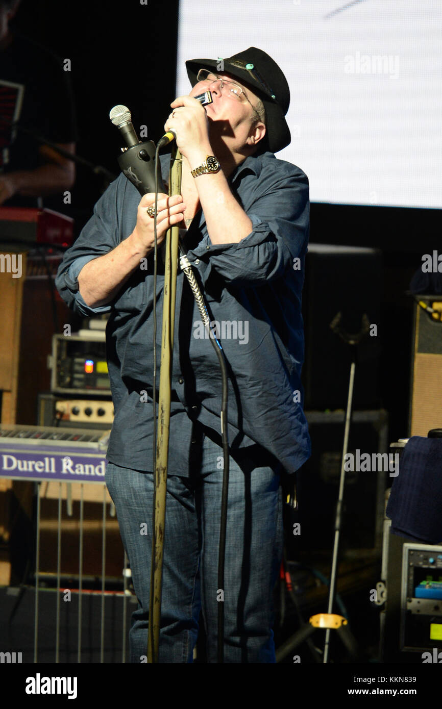 FORT LAUDERDALE FL - 20 SEPTEMBRE : Chan Kinchla de Blues Traveler fonctionne à Revolution le 20 septembre 2015 à Fort Lauderdale, en Floride. People : John Popper Banque D'Images