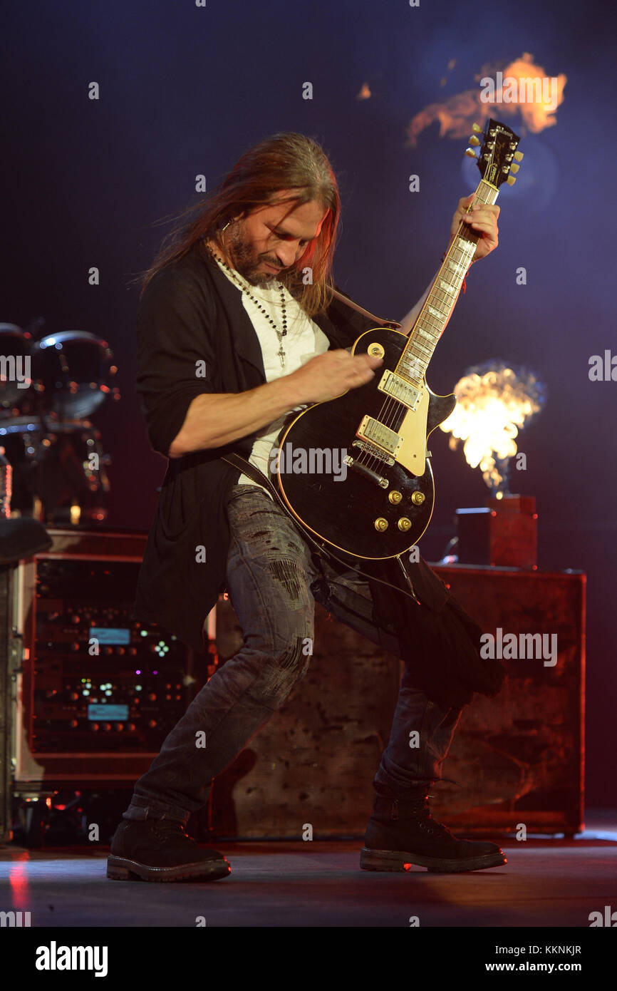 MIAMI FL - 02 JUILLET : Sergio Vallon de Mana se produit à l'AmericanAirlines Arena le 2 juillet 2015 à Miami, Floride. Personnes: Sergio Vallin Banque D'Images