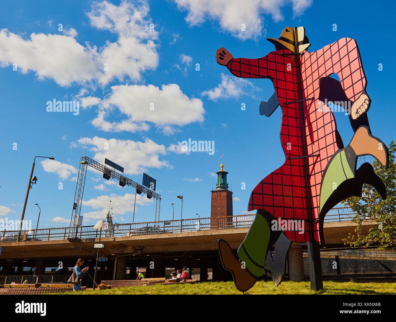 Qui est monsieur Walker, 2000kg 2014 sept mètres de haut de la sculpture d'aluminium par Jan Hafstrom, parc ferroviaire, Stockholm, Suède, Scandinavie Banque D'Images