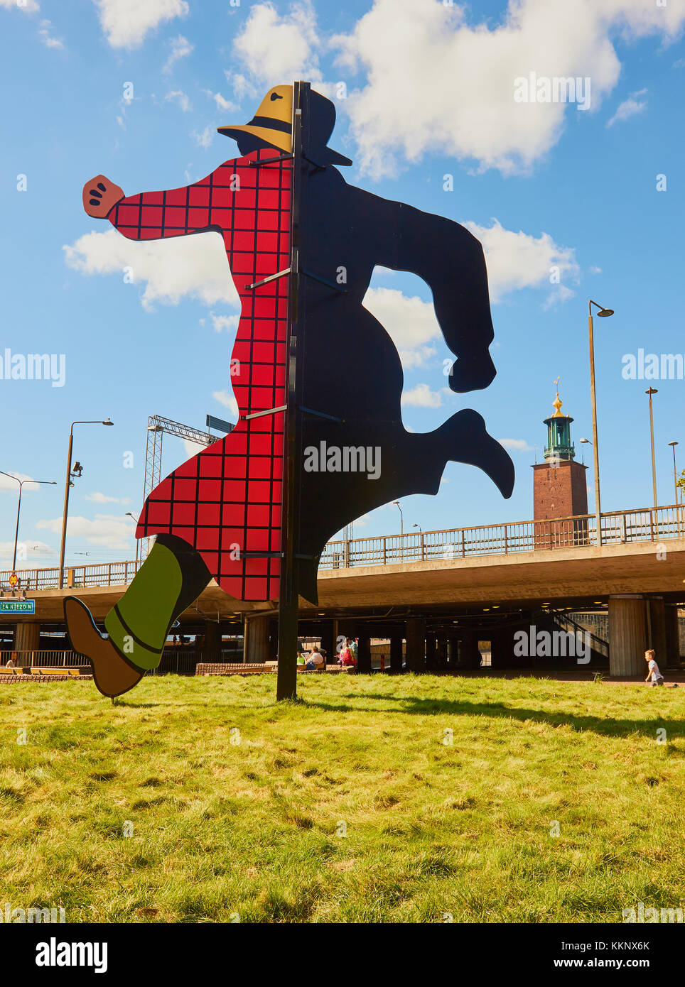 Qui est monsieur Walker, 2000kg 2014 sept mètres de haut de la sculpture d'aluminium par Jan Hafstrom, parc ferroviaire, Stockholm, Suède, Scandinavie Banque D'Images