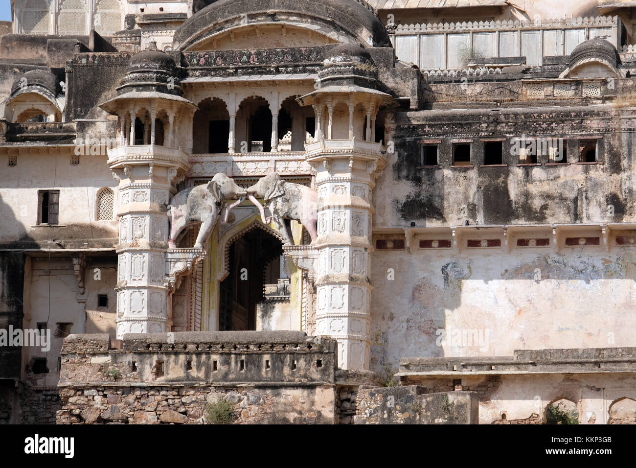 La porte de l'éléphant, Bundi Palace au Rajasthan, Inde Banque D'Images