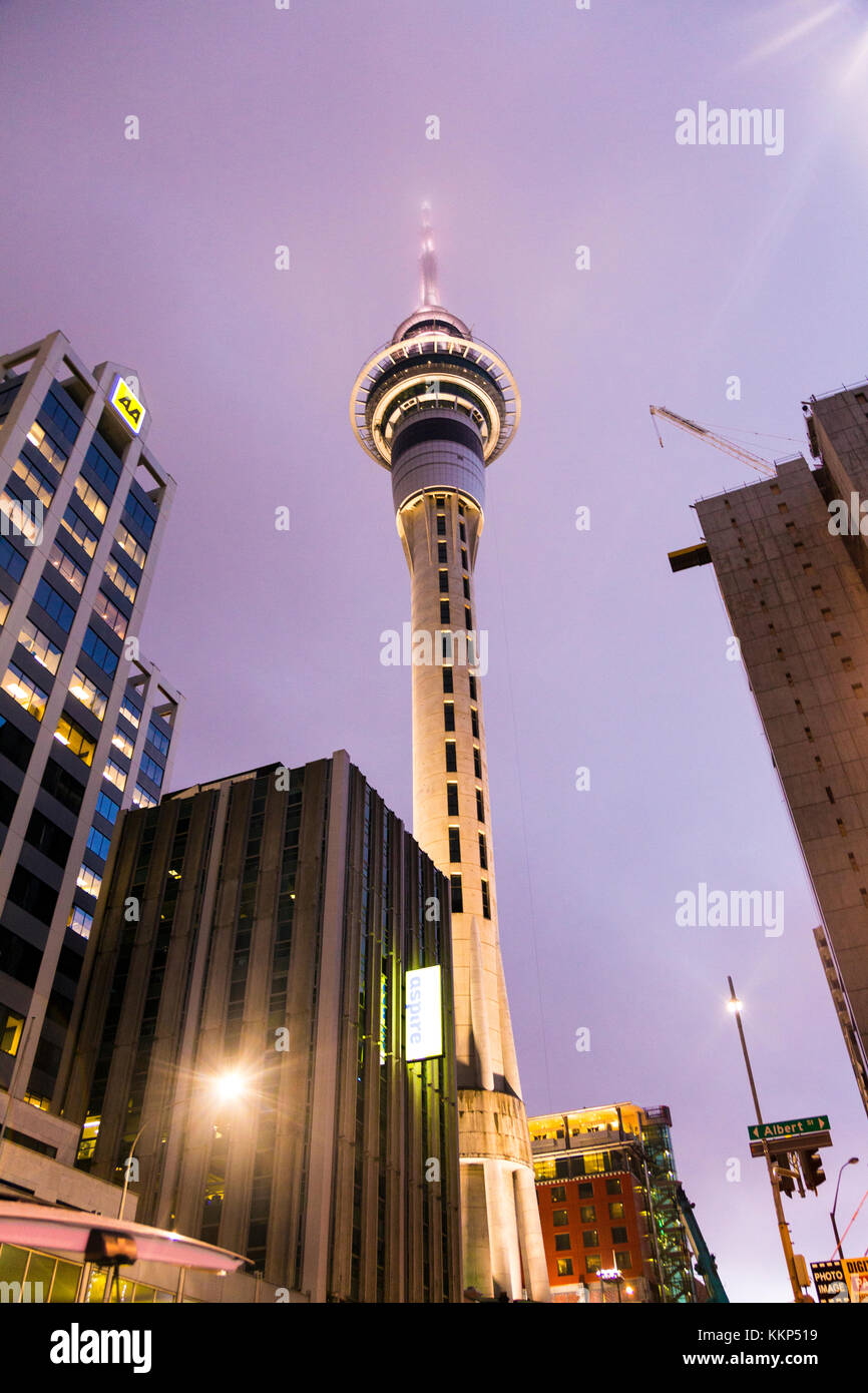 La Sky Tower à Auckland, Nouvelle-Zélande Banque D'Images