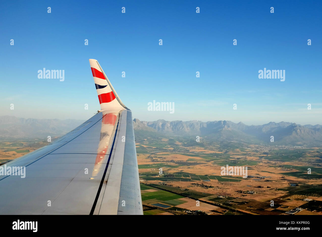 Une vue sur les montagnes à Cape Town, Afrique du Sud, depuis le siège passager d'un vol British Airways en approche sur l'aéroport de Cape Town en été. Banque D'Images