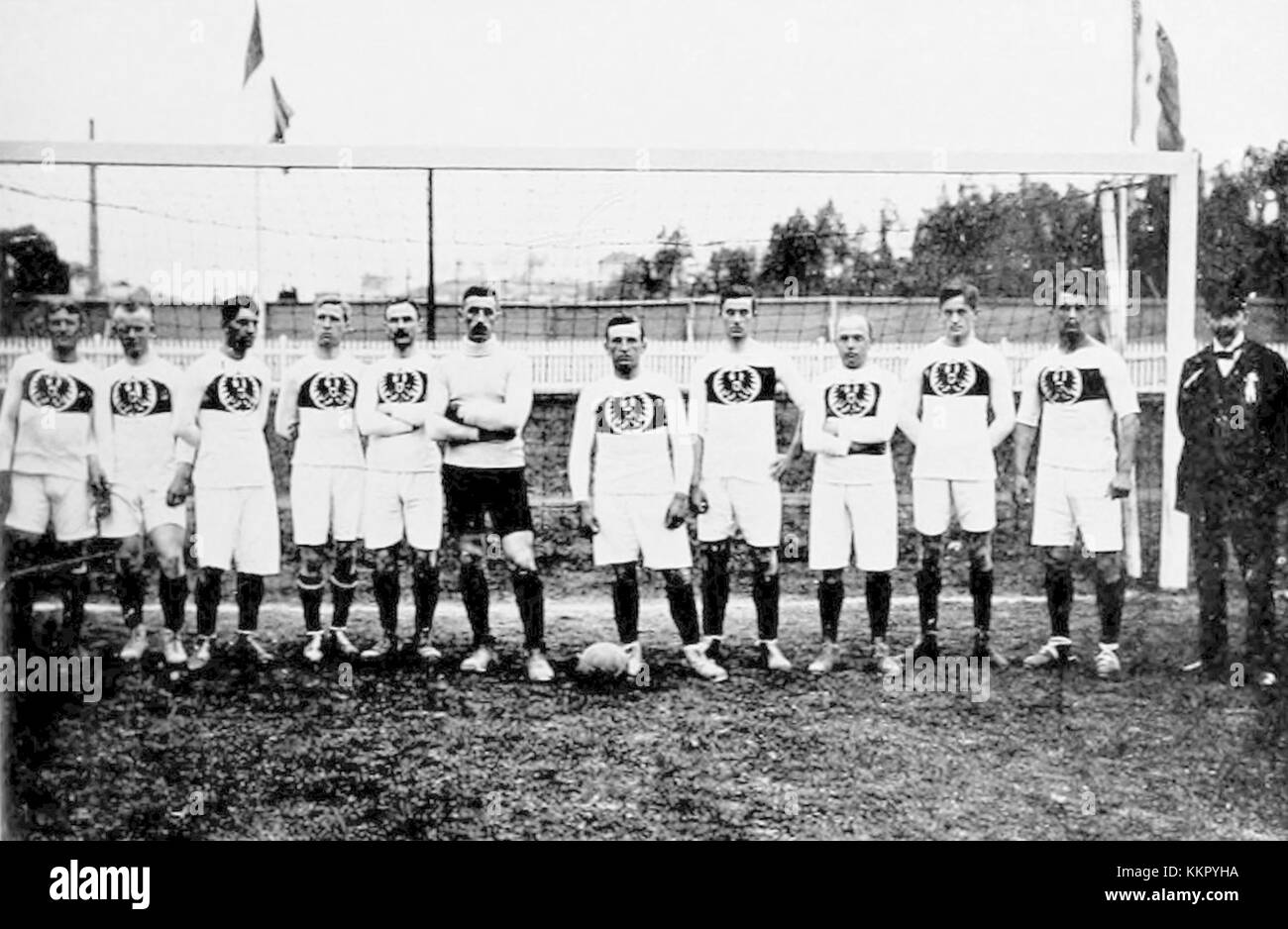 L'équipe allemande de football aux Jeux olympiques d'été de 1912 a participé au premier tournoi olympique de football. Cette première compétition a marqué un moment important dans l'histoire du football olympique et des sports internationaux. Banque D'Images