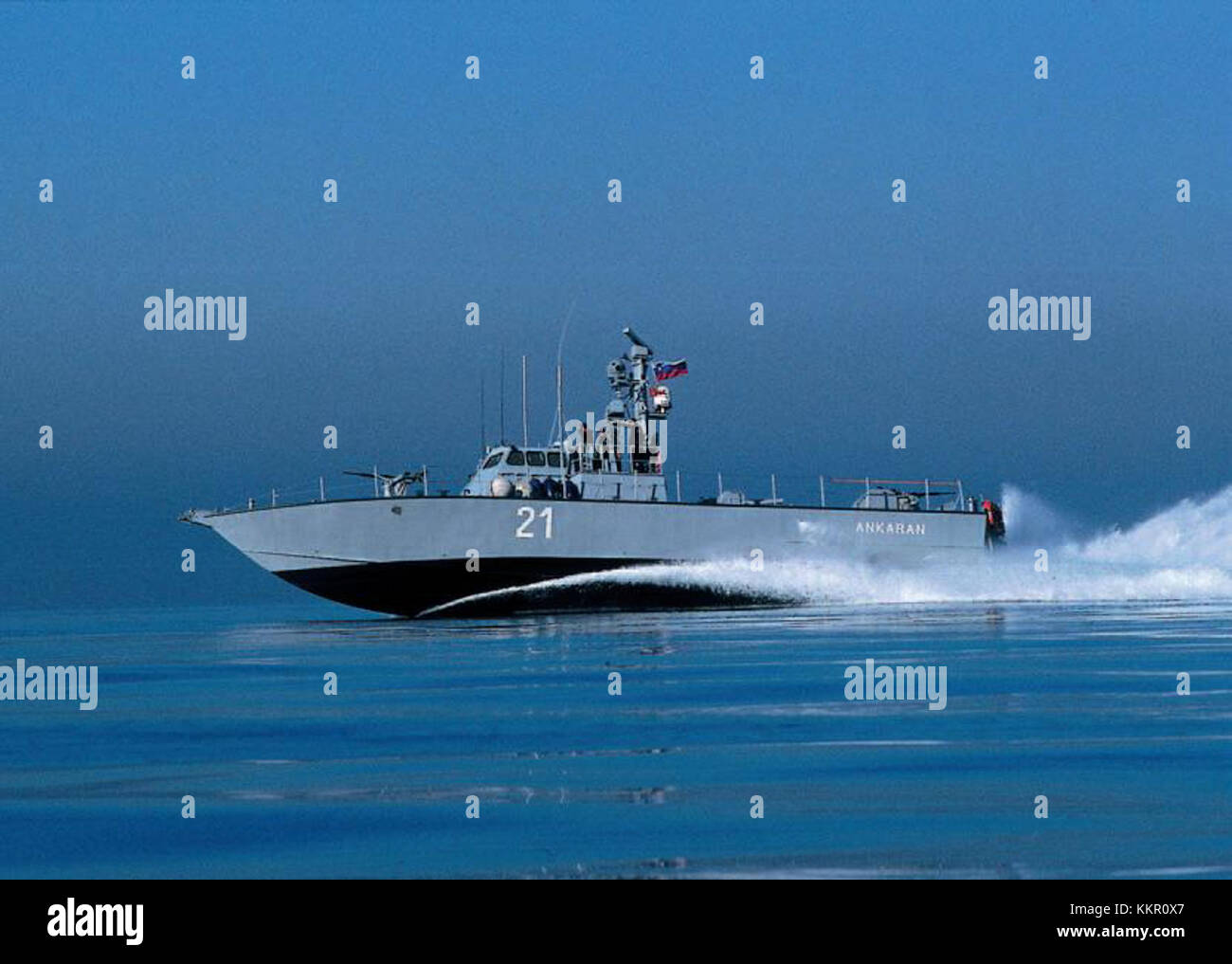 Le navire de patrouille Hitra 21 Ankaran est un navire remarquable de la marine slovène, connu pour sa conception et ses capacités. Il constitue un atout essentiel pour la sécurité maritime et les opérations navales dans la région. Banque D'Images