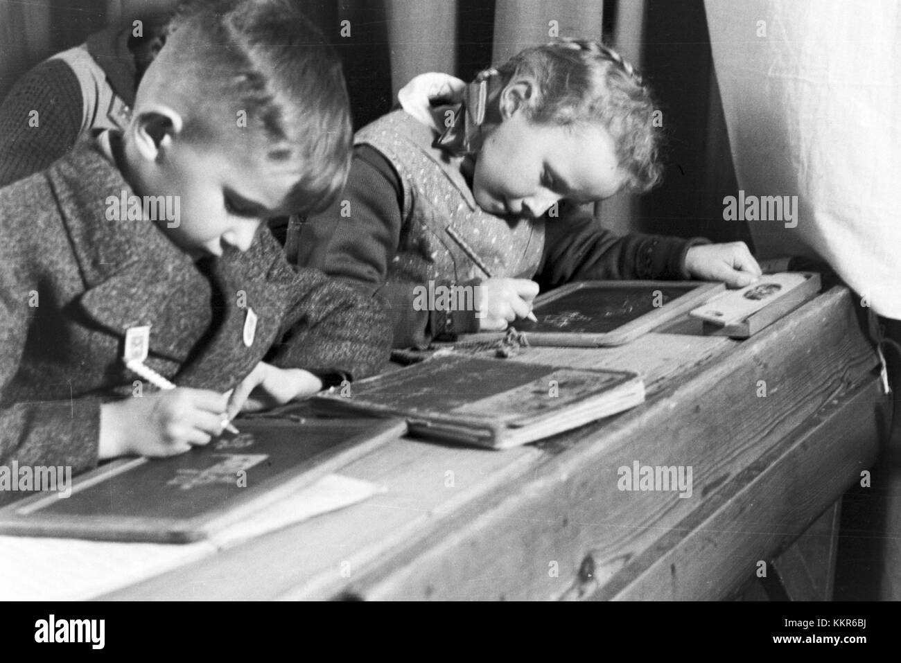 Cours à l'école rurale de Tiefensee, dirigé par Adolf Reichwein, Allemagne, années 1930. Banque D'Images