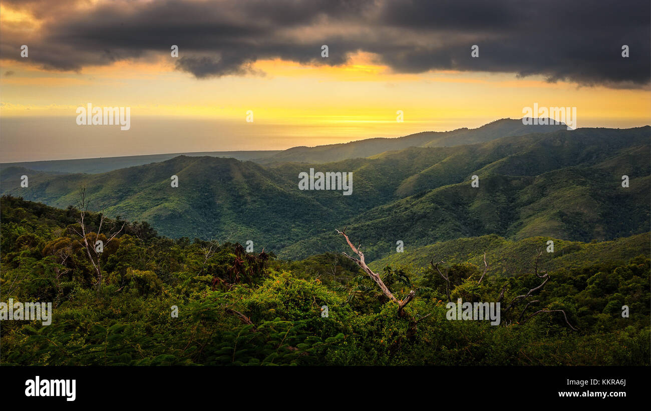Coucher de soleil sur le parc national Topes de Collantes, Cuba Banque D'Images