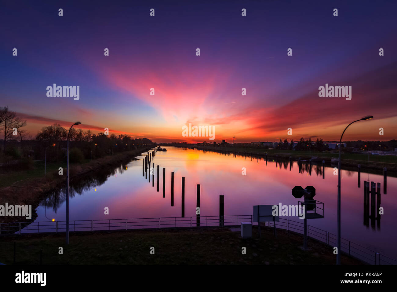 Coucher de soleil sur l'elbe Banque D'Images