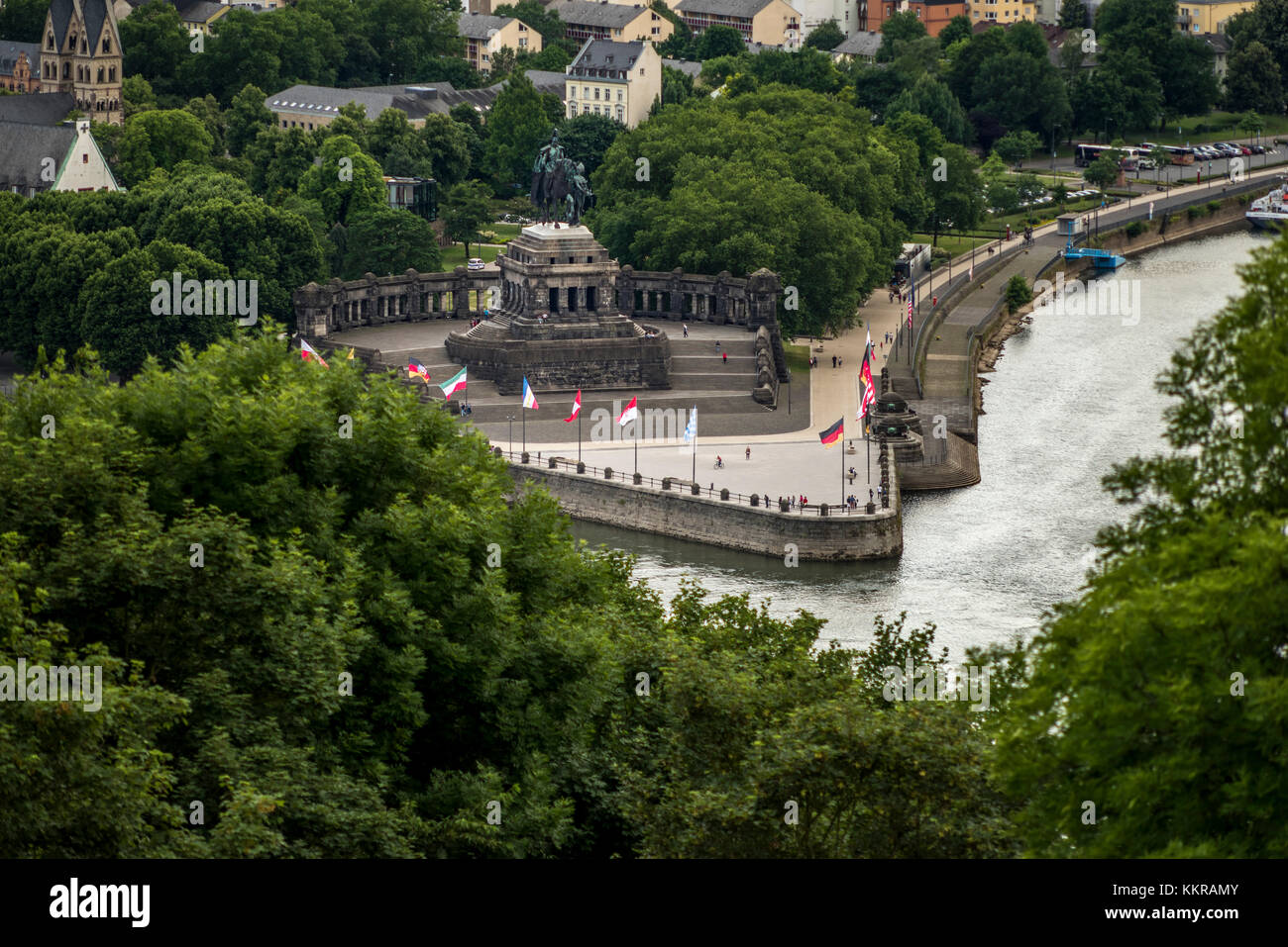 Vue sur Rhin et le Deutsches Eck (coin allemand) à partir de la forteresse Ehrenbreitstein à Coblence Banque D'Images