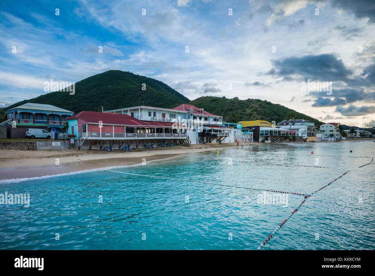 French West Indies, St-Martin, Grand Case, capitale gastronomique de la Caraïbe, waterfront, dusk Banque D'Images