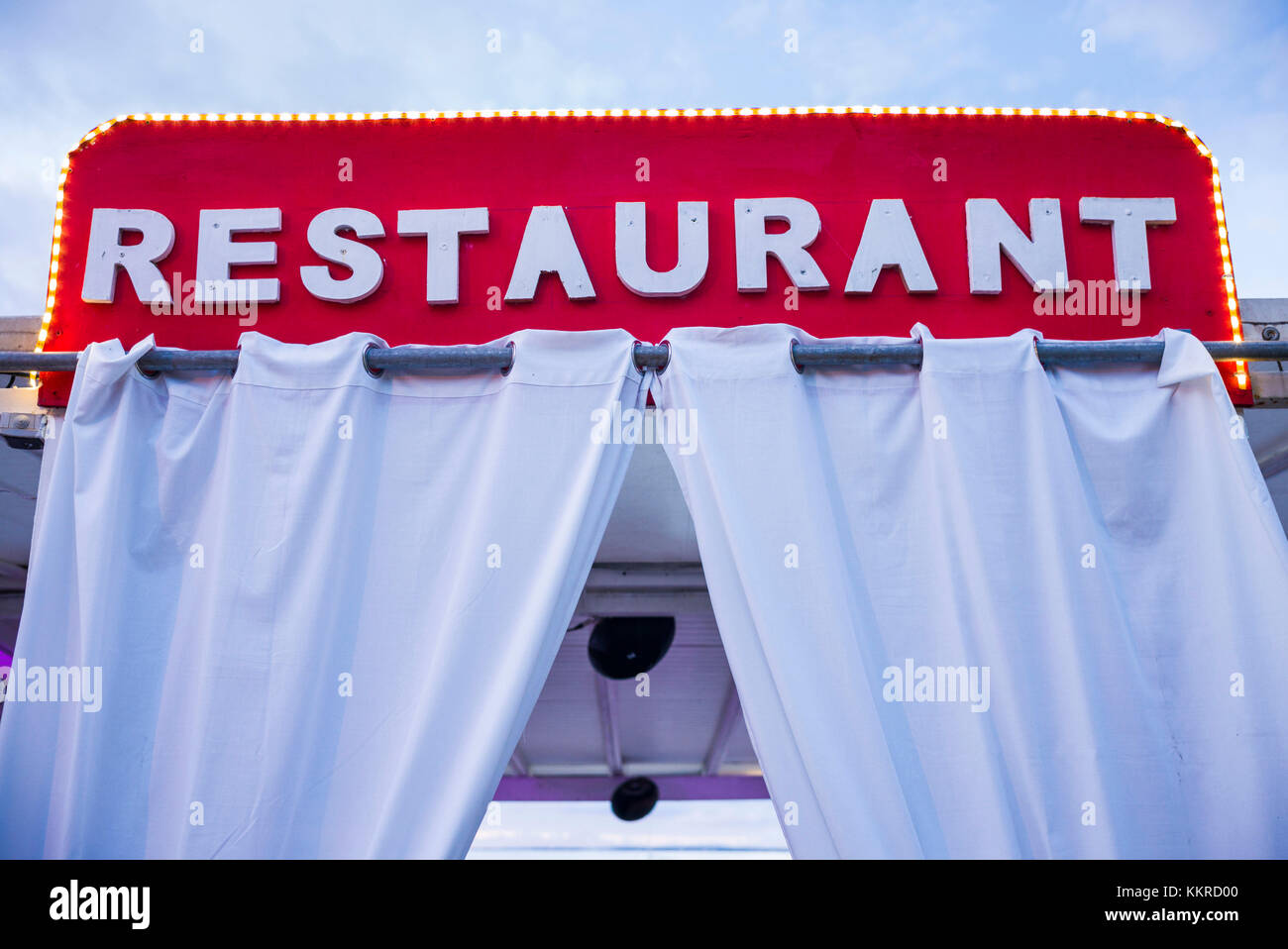 French West Indies, St-Martin, Grand Case, Capitale Gastronomique des Caraïbes, de l'auvent restaurant Banque D'Images