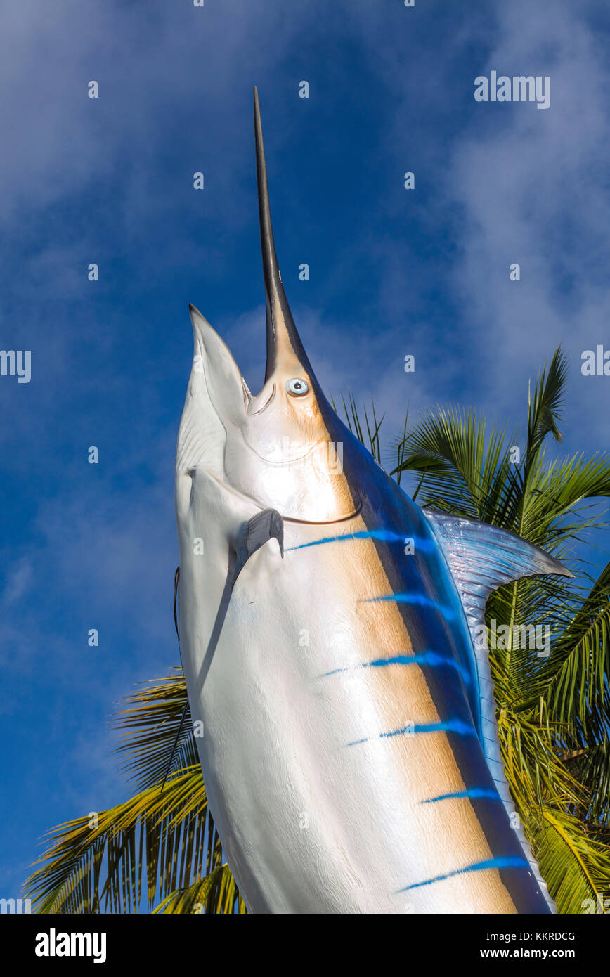 Pays-Bas, Sint Maarten, Simpson Bay, jumping Marlin statue de poisson Banque D'Images