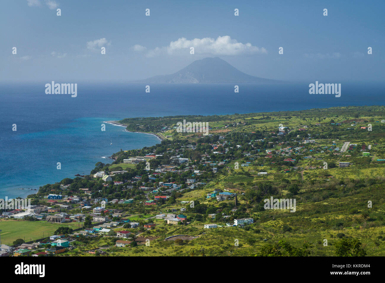 Saint Kitts et Nevis, St Kitts,., de Brimstone Hill, augmentation de la forteresse de Brimstone Hill sur la côte vers l'île de Santo Domingo Banque D'Images