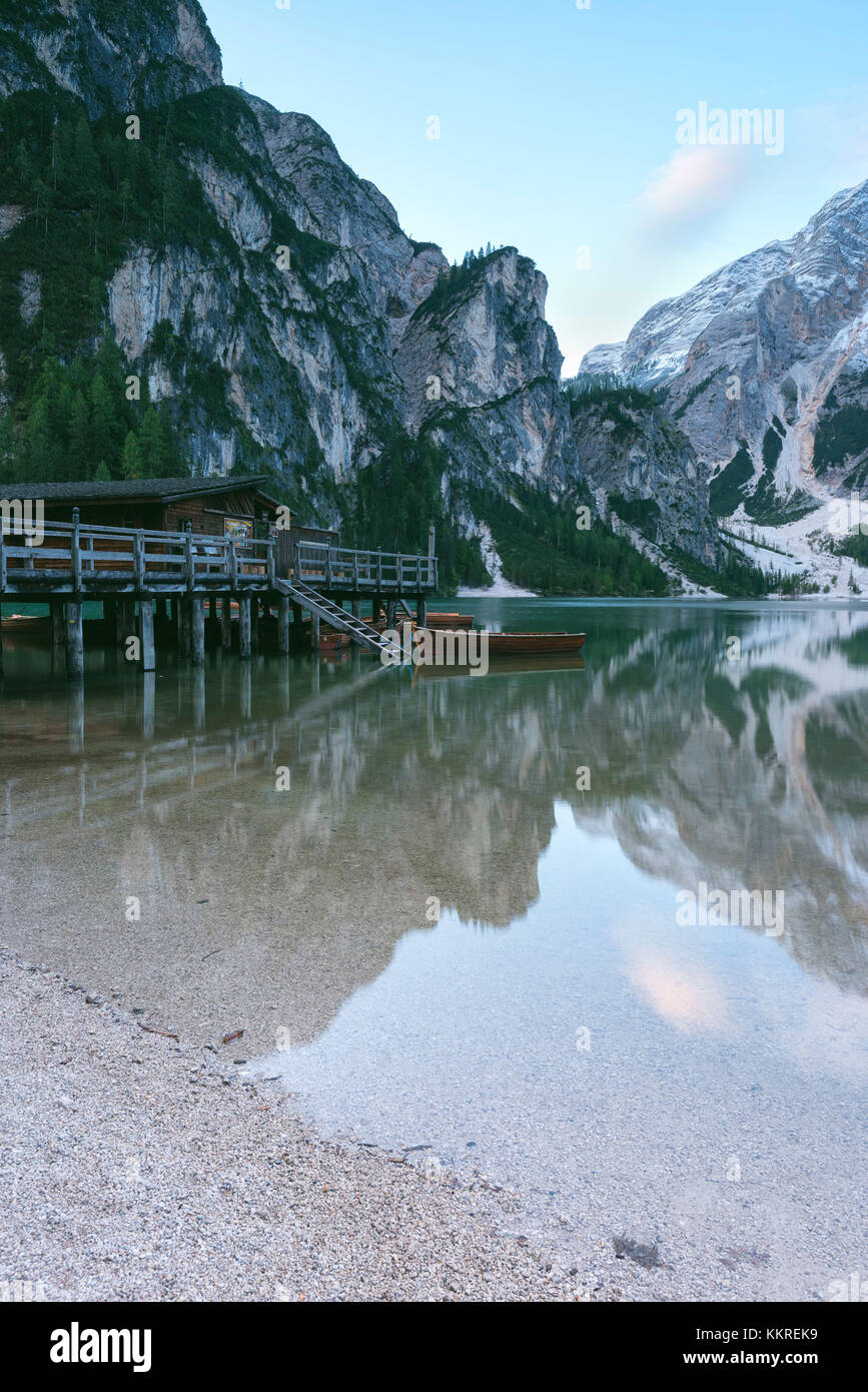 Braies, Prags, Dolomites, Tyrol du Sud, Italie. Le lac Braies , Pragser Wildsee. Banque D'Images