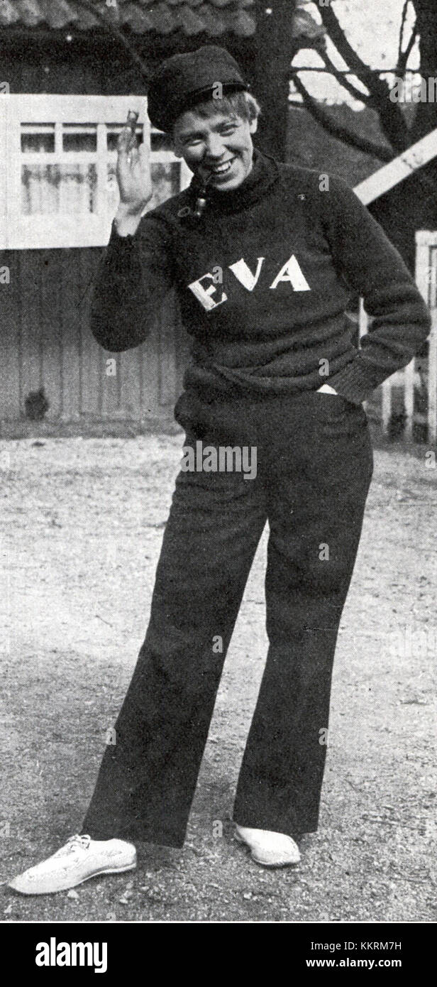 Il s'agit d'une scène de la production de 1927 'Bellan Roos', une pièce de théâtre qui met en lumière les thèmes de l'interaction sociale et des défis sociétaux au début du XXe siècle. Banque D'Images