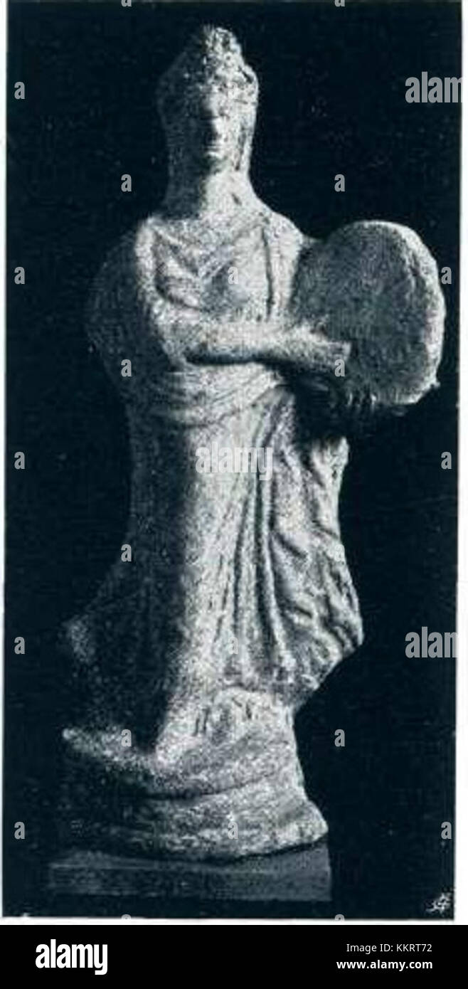 Une photographie intitulée 'Tanagrejske sohice 01' représentant des figurines de Tanagra, des figurines grecques anciennes en terre cuite de Tanagra, en Béotie, connues pour leur représentation détaillée et naturaliste des femmes dans l'hellénistique Banque D'Images