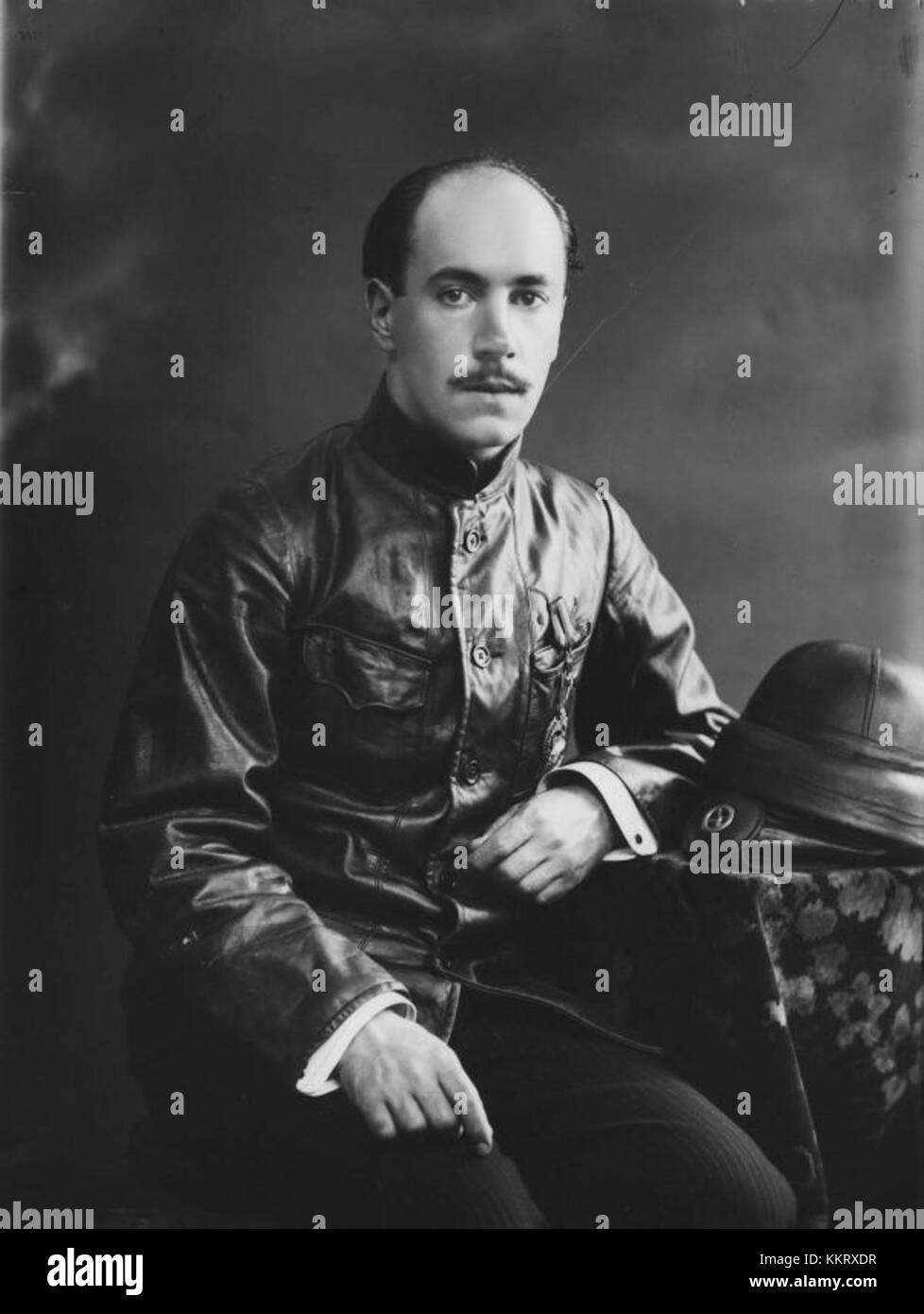 Le Sikorskiy II est un modèle d'un hélicoptère soviétique conçu par Igor Sikorsky, un pionnier de l'aviation. Il a marqué un développement clé dans la technologie des giravions en Union soviétique au début du XXe siècle. Banque D'Images Le Sikorskiy II est un modèle d'un hélicoptère soviétique conçu par Igor Sikorsky, un pionnier de l'aviation. Il a marqué un développement clé dans la technologie des giravions en Union soviétique au début du XXe siècle. Banque D'Images