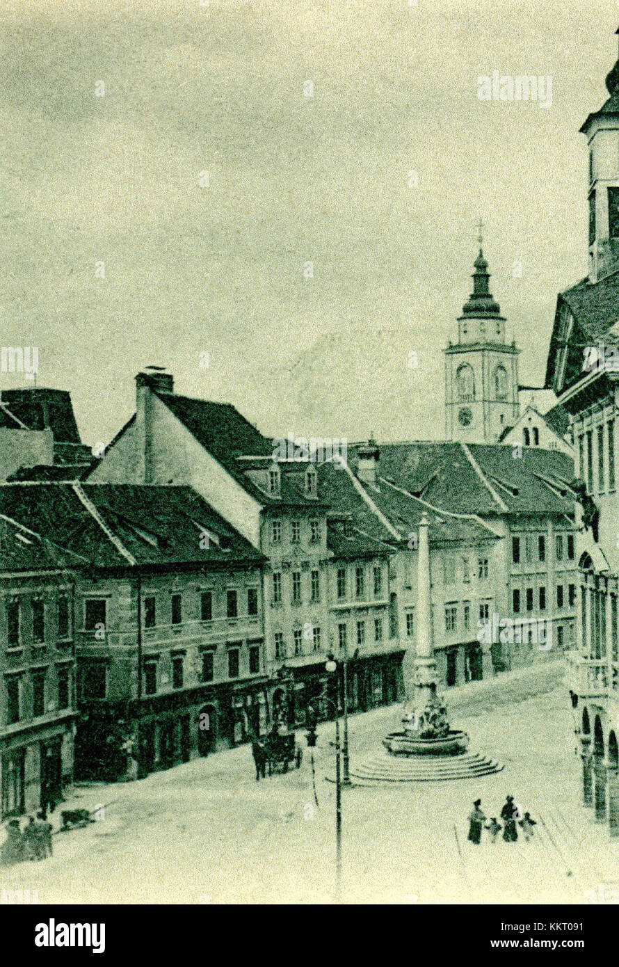 Ciril Metodov trg 1-4 en 1895 se réfère à un lieu historique, peut-être une place ou un bâtiment en Slovénie. Il a une signification historique, avec une pertinence culturelle et architecturale potentielle. Banque D'Images