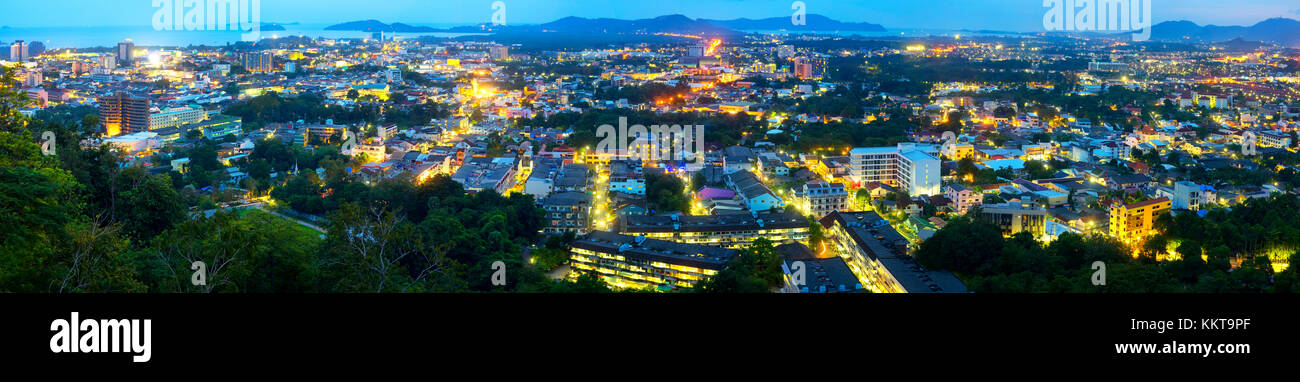 Vue sur la ville de Phuket depuis rang Hill, Phuket, Thaïlande Banque D'Images