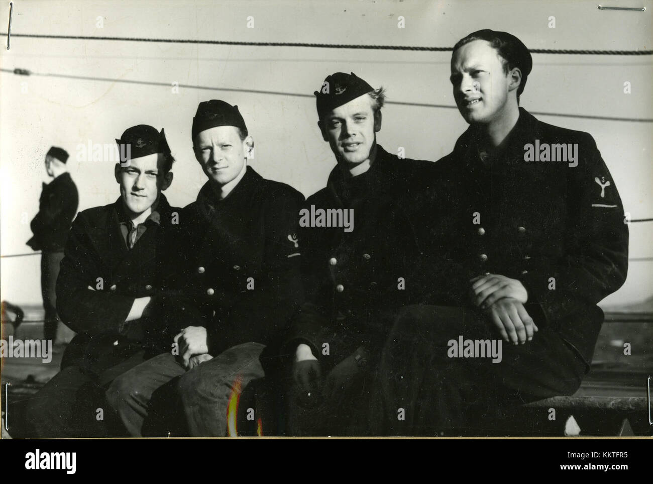 Une photographie de plongeurs explorant sous-marins en 1968, montrant le développement de la technologie de plongée sous-marine et sa popularité croissante au cours des années 1960 Banque D'Images