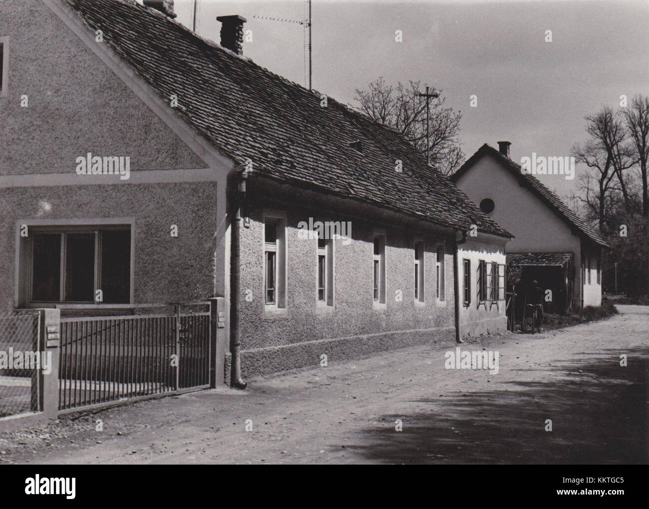 Une carte postale vintage présentant Murska Sobota, une ville de Slovénie. La carte postale offre un aperçu des éléments historiques et culturels de la ville d'une époque passée. Banque D'Images
